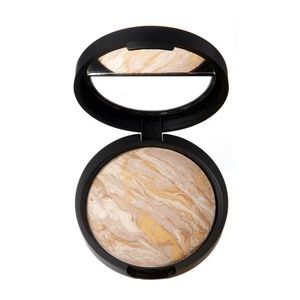 Laura Geller Baked Balance-n-Brighten Color Correcting Foundation - Fair